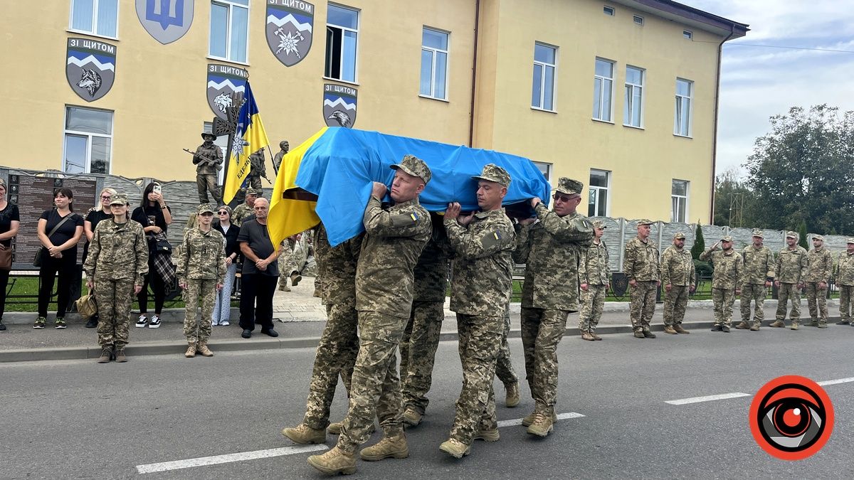 У Коломиї прощалися з "Едельвейсом" Василем Романюком 10