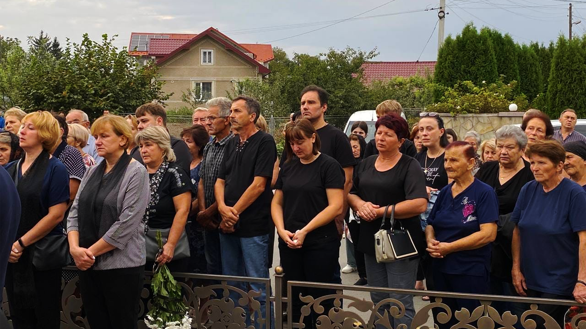 У Городенці зустріли скорботний кортеж з тілом захисника Ігоря Левицького 2