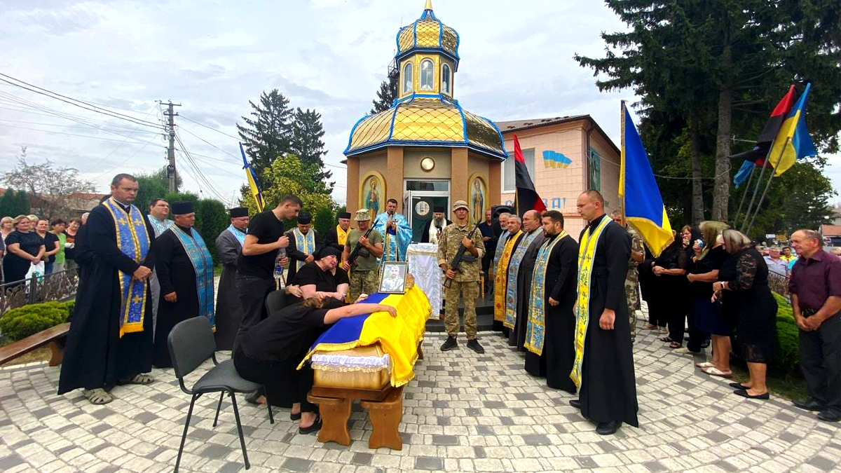 На Городенківщині в останню путь проведуть захисника Василя Гладана 2