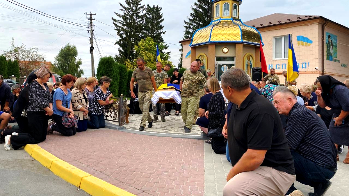 На Городенківщині в останню путь проведуть захисника Василя Гладана 4