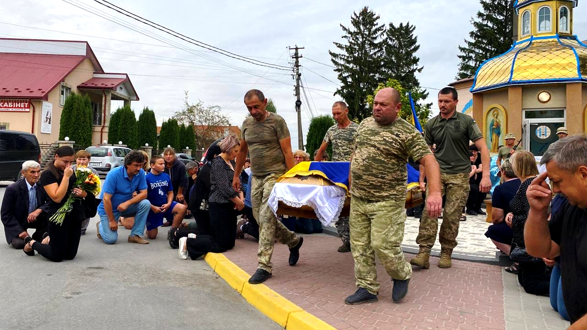 На Городенківщині в останню путь проведуть захисника Василя Гладана 5