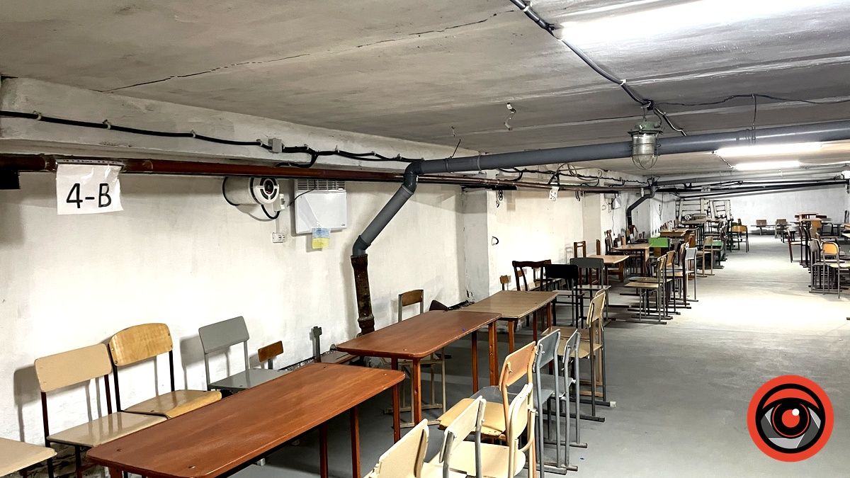 Які умови в укритті Коломийського ліцею №4 10