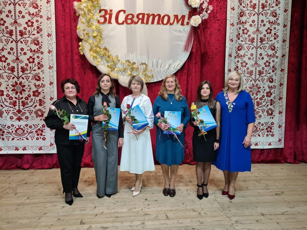 Кращі освітяни зі Снятинщини отримали нагороди з нагоди Дня вчителя 1