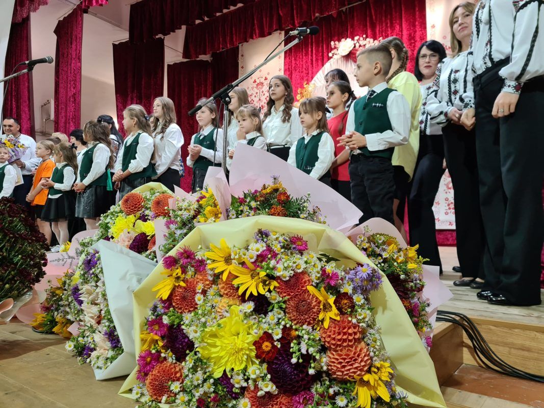 Кращі освітяни зі Снятинщини отримали нагороди з нагоди Дня вчителя 2