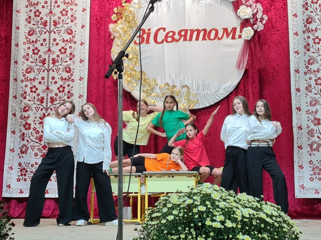 Кращі освітяни зі Снятинщини отримали нагороди з нагоди Дня вчителя 5