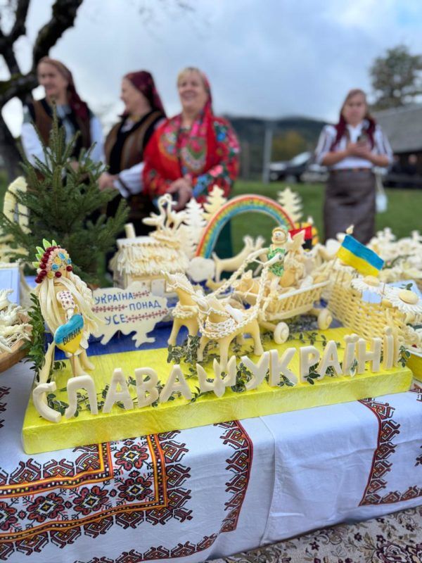 Гуцульська спадщина: на Косівщині провели виставку сирних коників 14