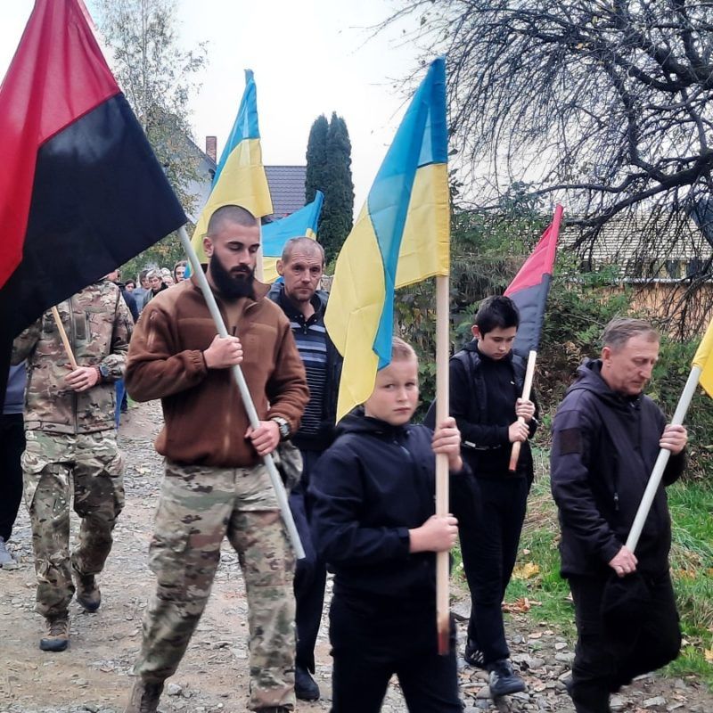 В Яремче в останню путь провели Героя Дмитра Федорчука 1