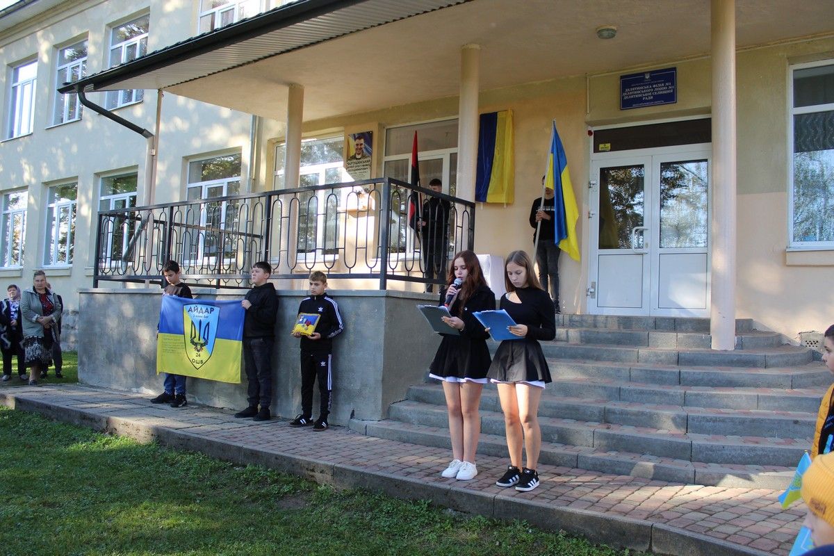 У Делятині та Верховині відкрили пам'ятні дошки на честь загиблих Героїв 2