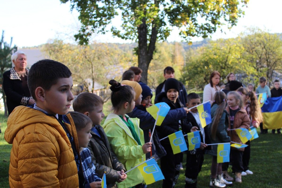 У Делятині та Верховині відкрили пам'ятні дошки на честь загиблих Героїв 3