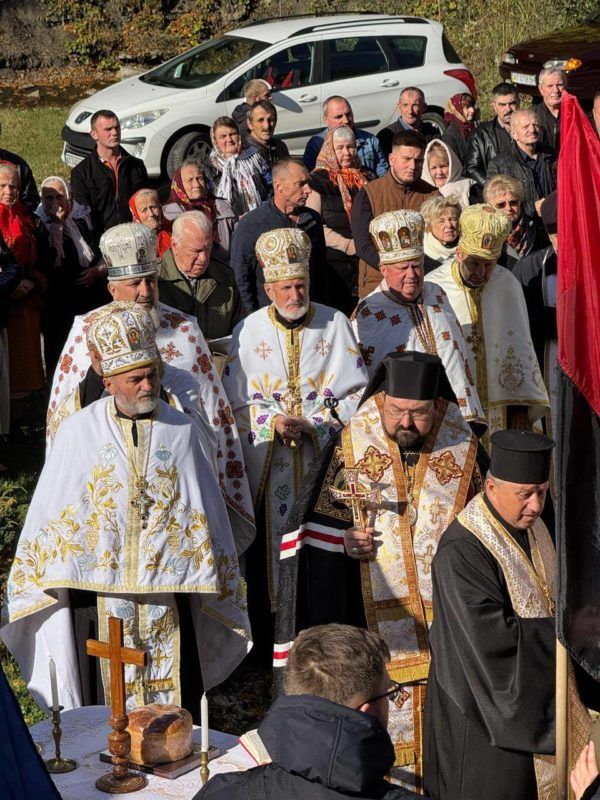 На місці легендарного бою УПА в селі Люча-Рушір освятили монумент повстанської слави 3