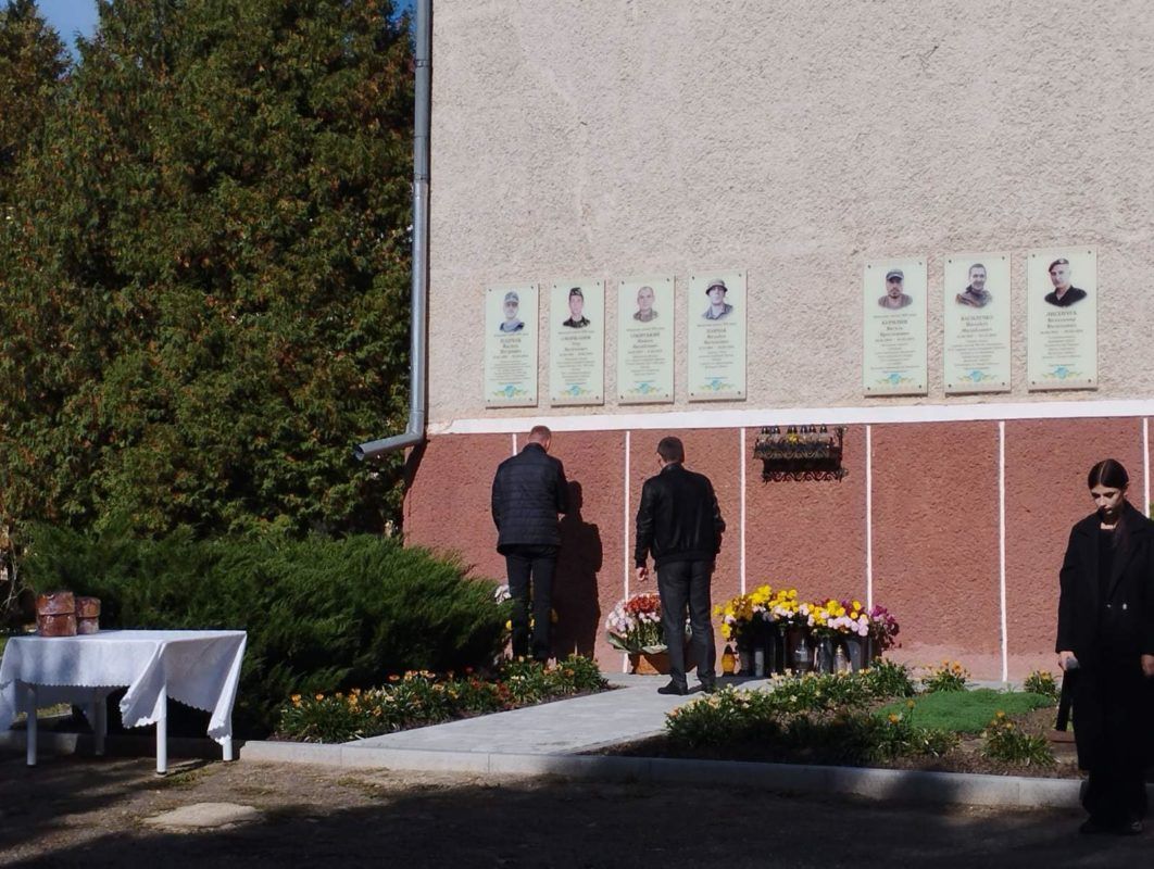 В Отинійській громаді відкрили пам'ятні дошки двом полеглим воїнам 1