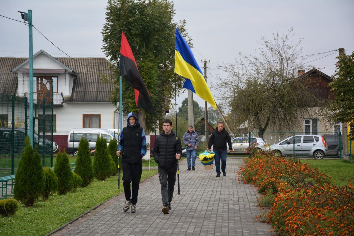 На Надвірнянщині відкрили меморіальну дошку Герою Любомиру Василенку 2