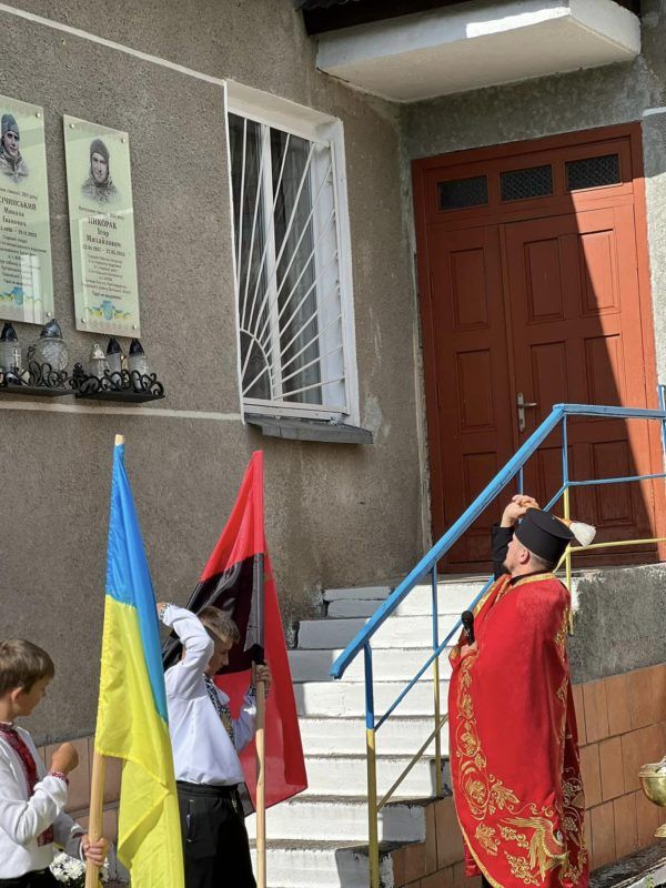 В Отинійській громаді відкрили пам'ятні дошки двом полеглим воїнам 3