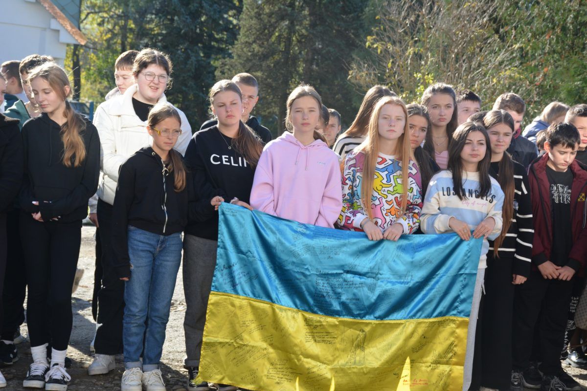 На Надвірнянщині відкрили меморіальні дошки п'ятьом полеглим воїнам 1