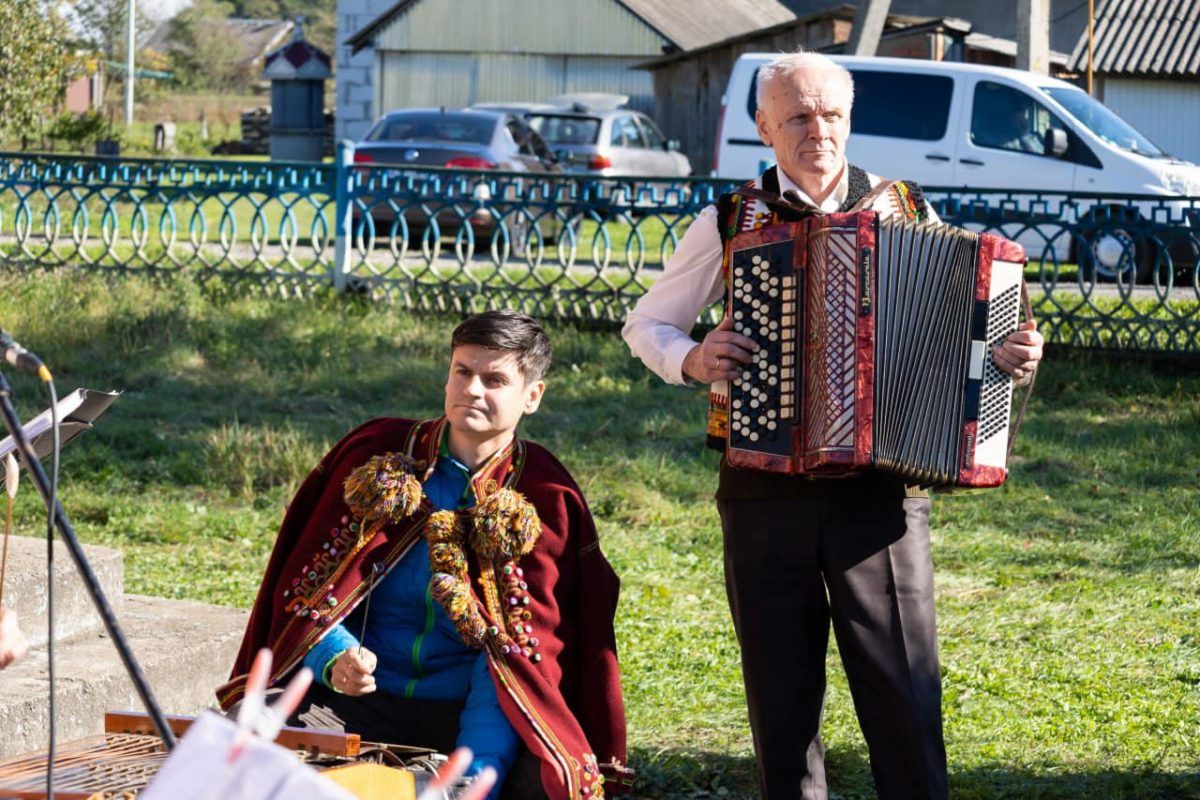 Осіння магія й творчість: в Шепарівцях розпочалось свято "Гарбузовий бум" 1