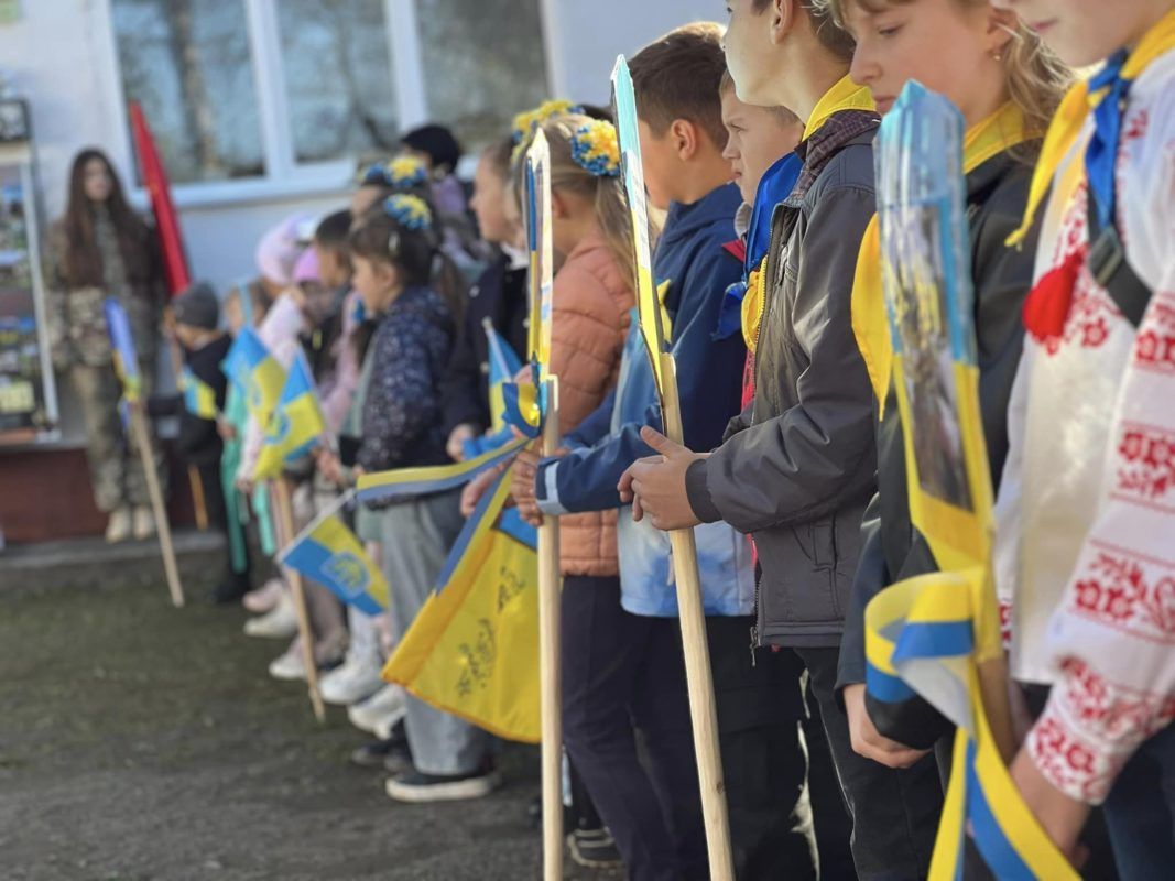 В Отинійській громаді відкрили три пам'ятні дошки загиблим Героям 7