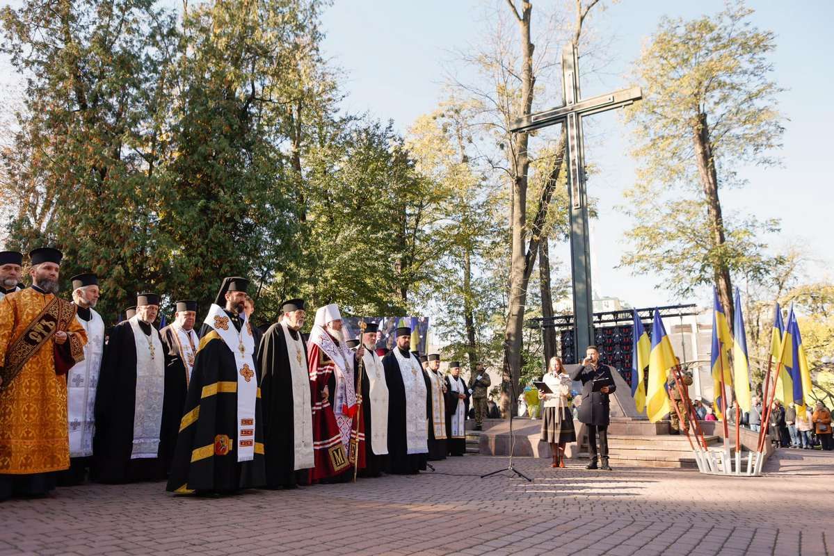 Рідним загиблих воїнів з Городенківщини вручили державні нагороди Героїв 1