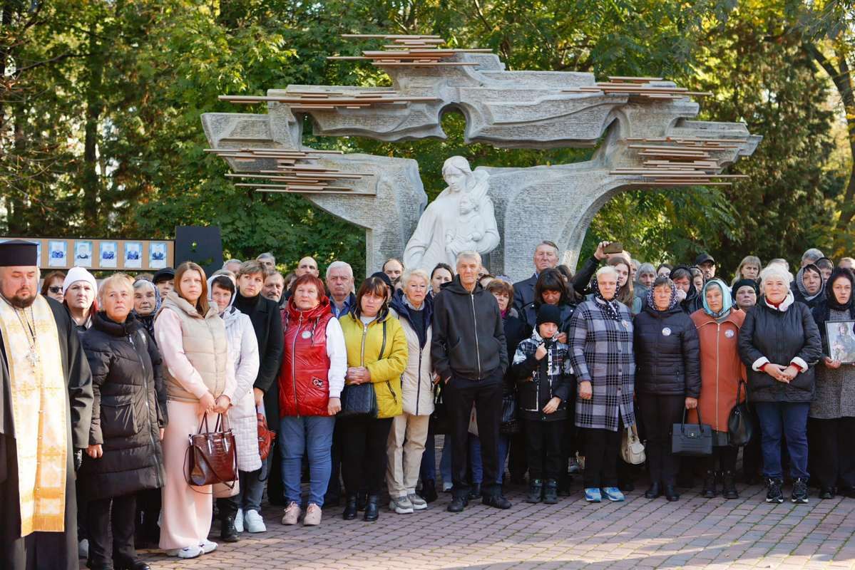 Рідним загиблих воїнів з Городенківщини вручили державні нагороди Героїв 2