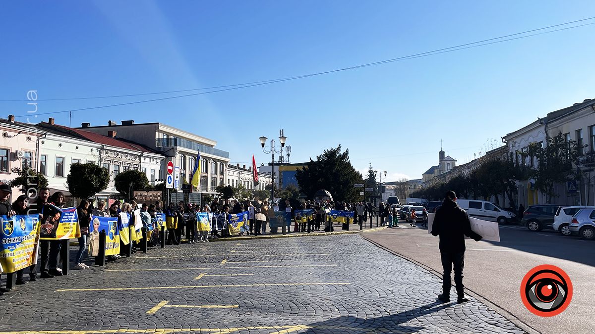 "Не мовчи! Полон вбиває!" У Коломиї пройшла акція на підтримку військовополонених 12