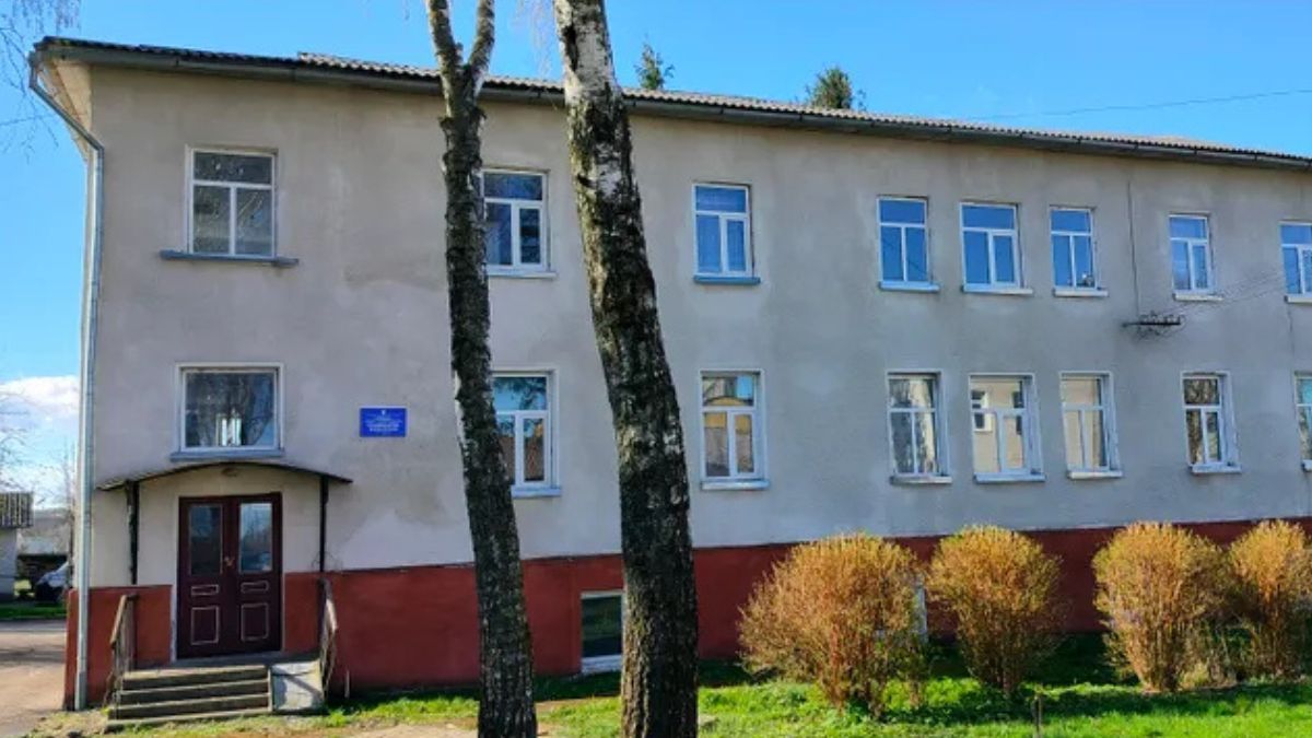 Влада Обертина продала двоповерхову лікарню з аукціону 2