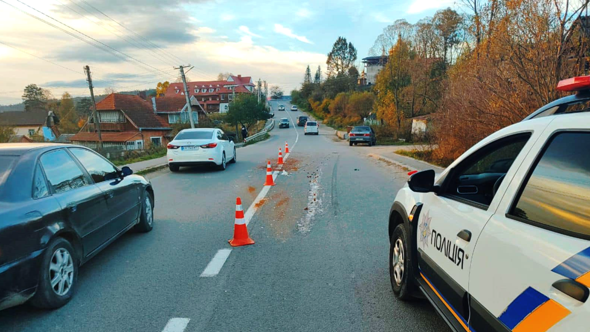 У Ворохті легковик збив жінку-пішохода: потерпілу госпіталізували 1