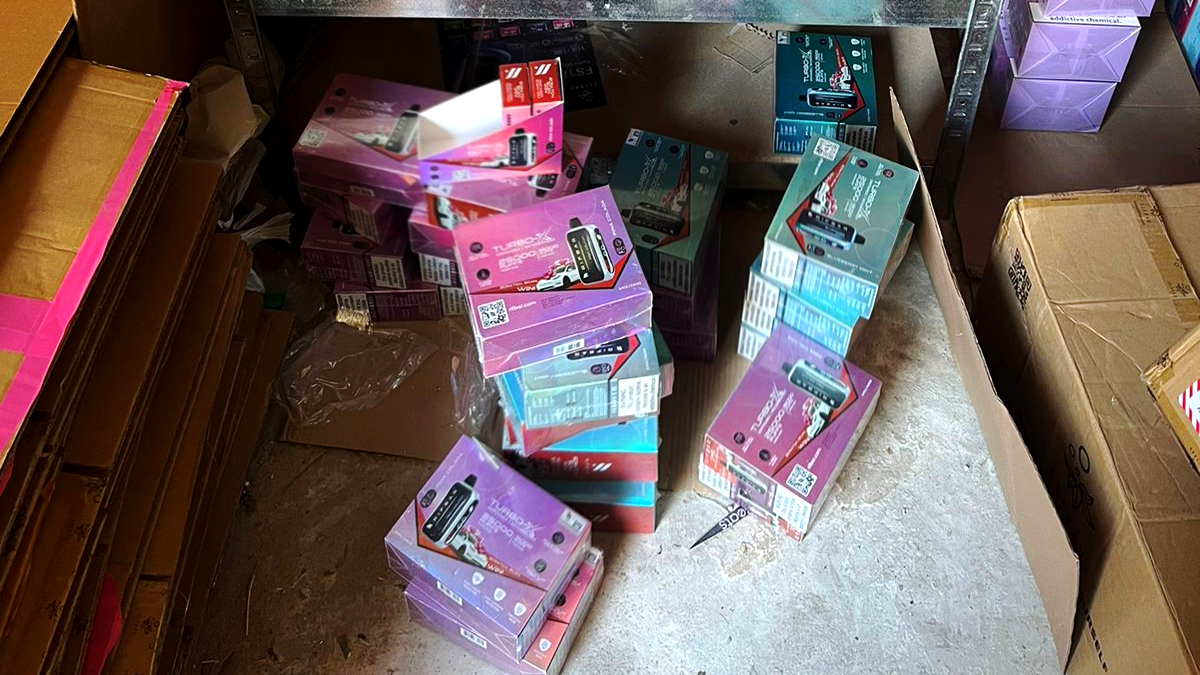 "Дудок" на понад 11 млн грн: прикордонники виявили канал розповсюдження незаконних електронних сигарет 3