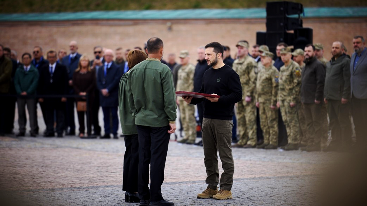 Рідним Героя України Петра Федорчука з Верховинщини вручили орден "Золота Зірка" 1