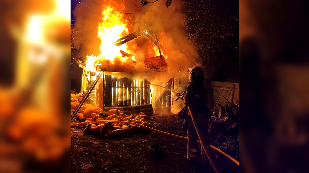 На Городенківщині зайнялася господарська будівля