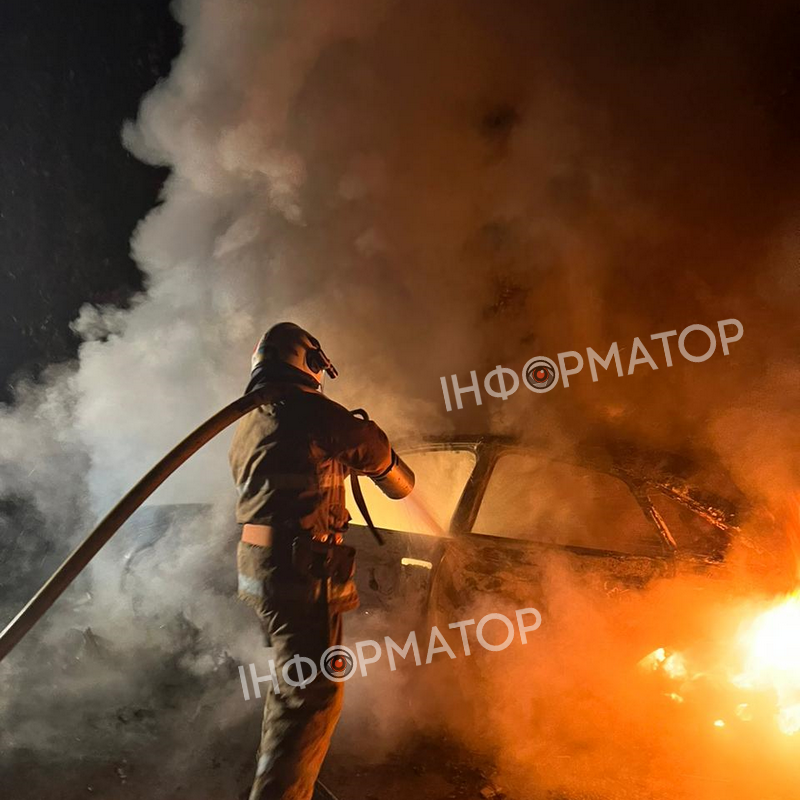 Автомобіль палав у селі на Коломийщині 1