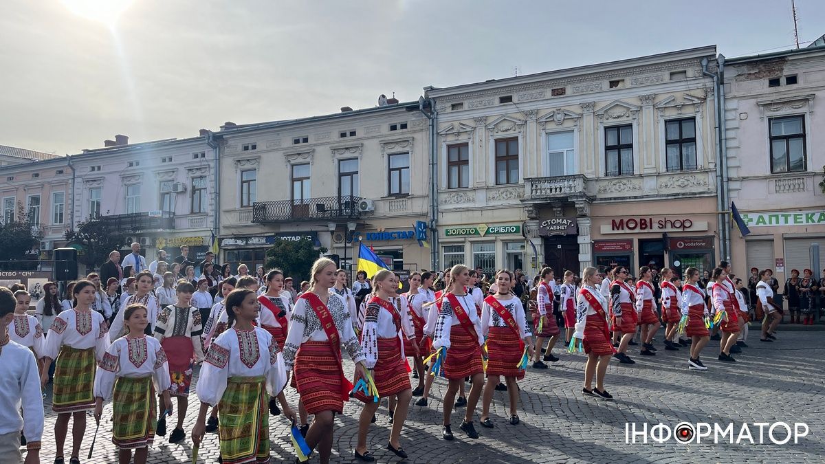 У центрі Коломиї виконали руханку Трильовського та заспівали легендарну стрілецьку пісню 2