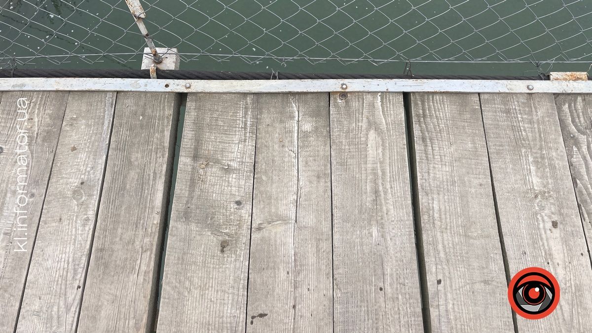 На Стрітенський міст заборонили в'їжджати мотоциклам 3