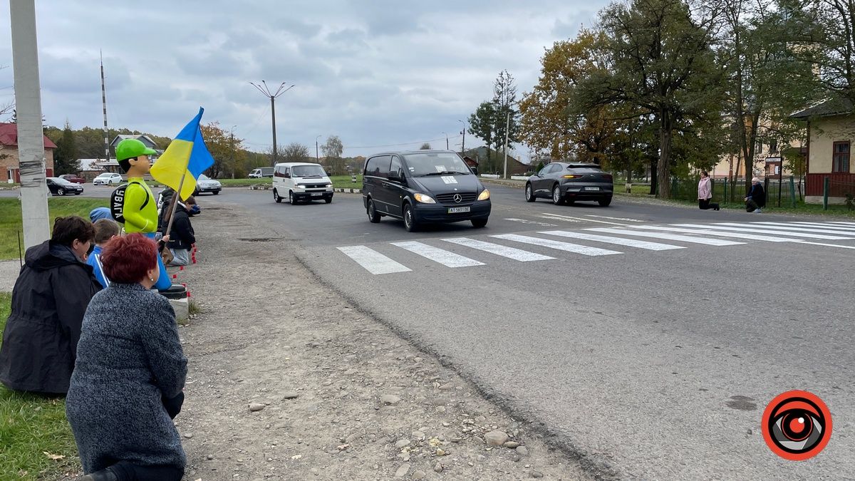 До Коломийської громади на вічний спочинок повернувся молодий воїн Дмитро Рагузов