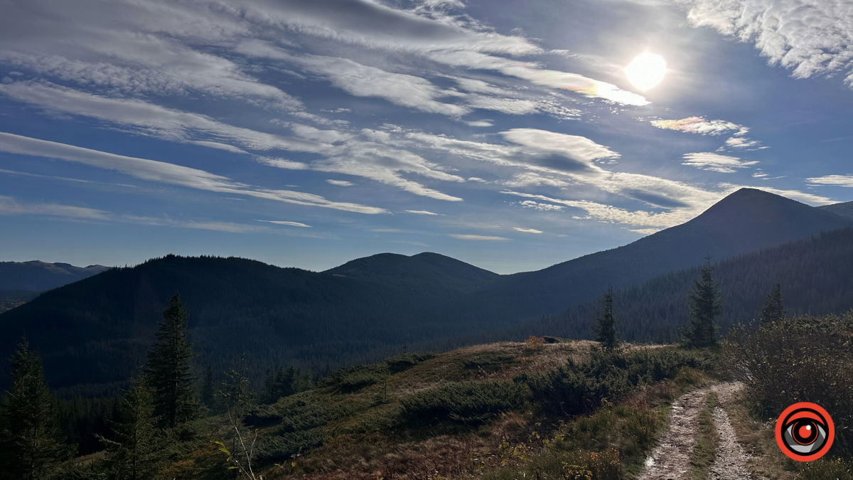 Холодний подих осені в сонячних Карпатах: фоторепортаж з гір 6