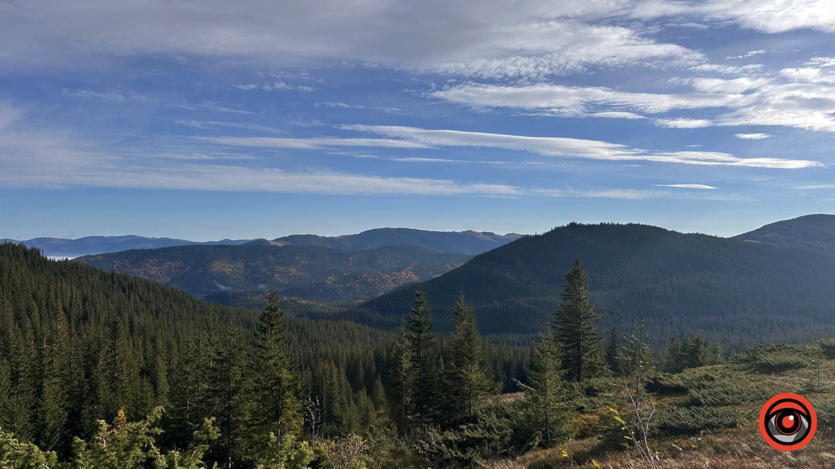 Холодний подих осені в сонячних Карпатах: фоторепортаж з гір 7