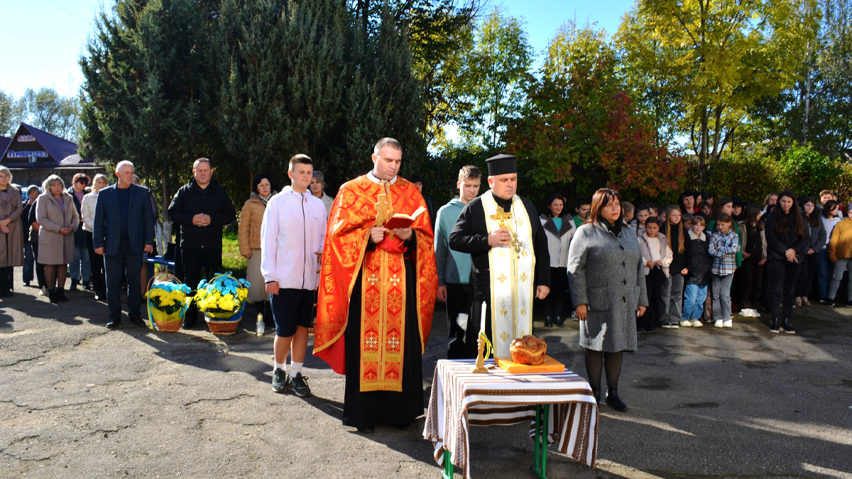 На Надвірнянщині відкрили меморіальну дошку загиблому Миколі Легеньких 2