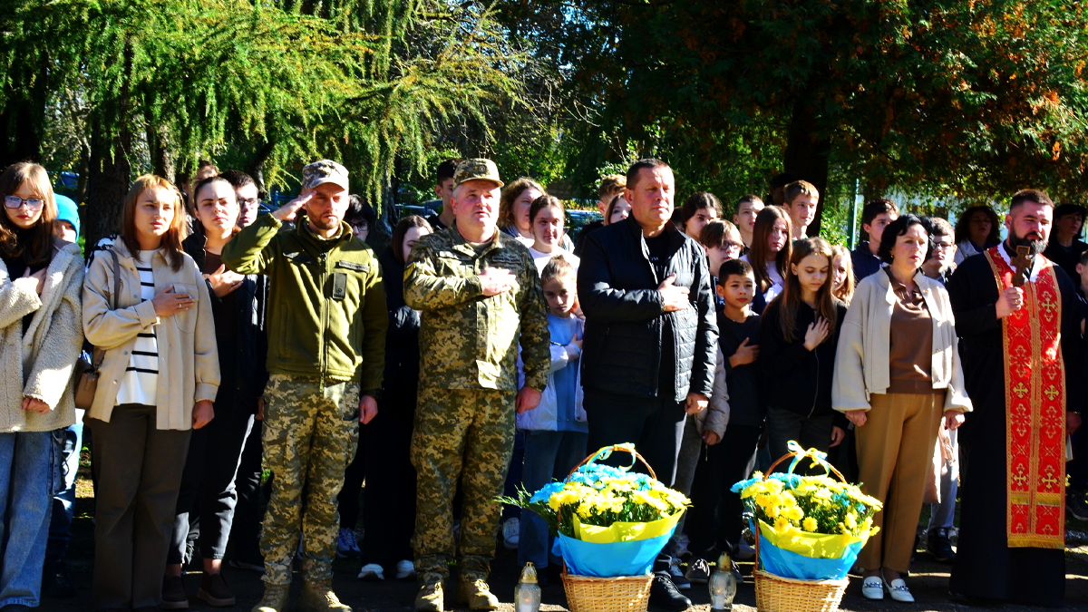 У Надвірній відкрили меморіальні дошки полеглим воїнам Григорію Ружилу та Ігорю Кочмару 3