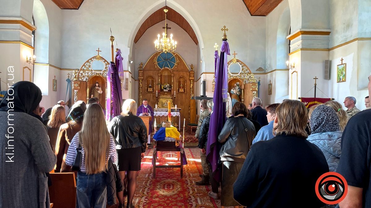 У П'ядицькій громаді попрощалися із Героєм Назаром Марціновським 8