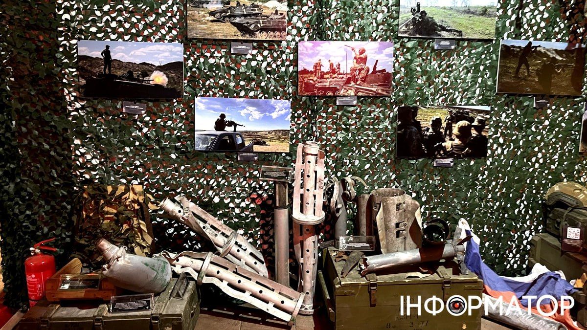 У День захисників і захисниць коломийська "десятка" відкрила виставку "Портал у війну | на лінії вогню 11