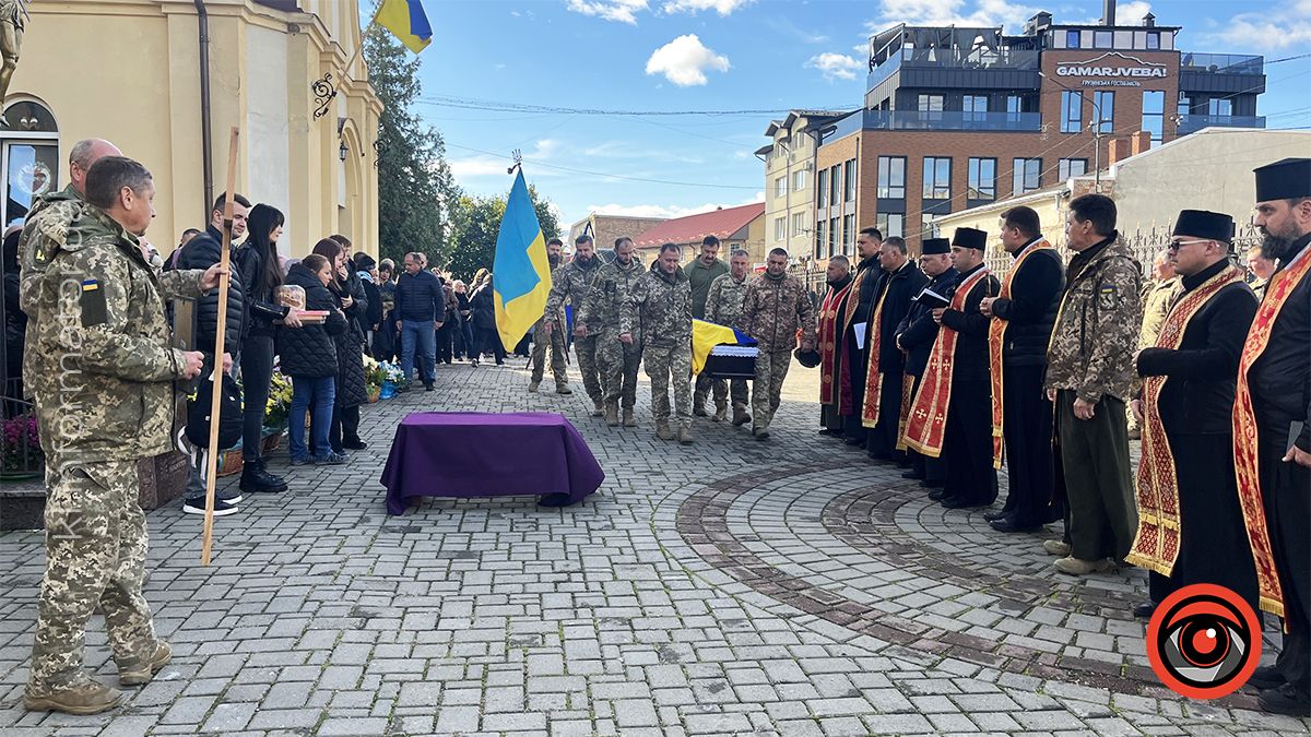 На вічний спочинок у Коломиї провели ветерана Андрія Щеднова 3