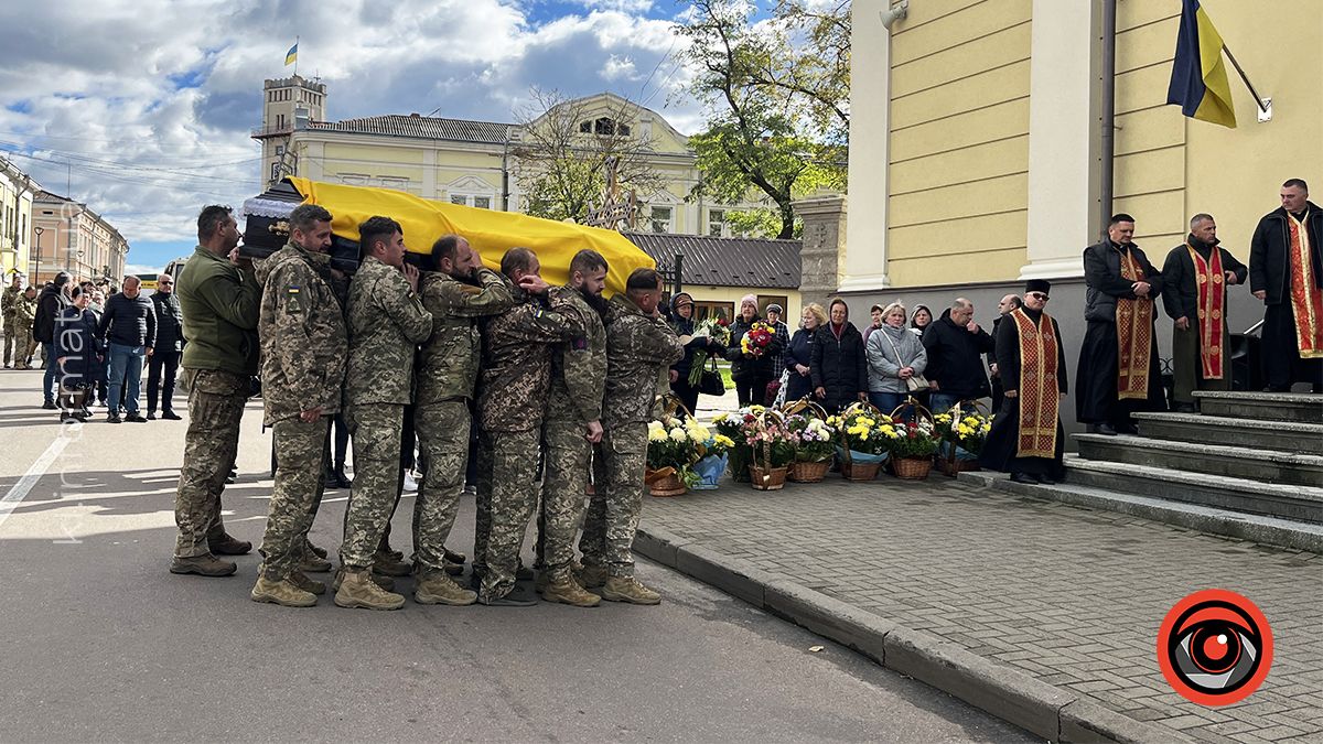 На вічний спочинок у Коломиї провели ветерана Андрія Щеднова 21
