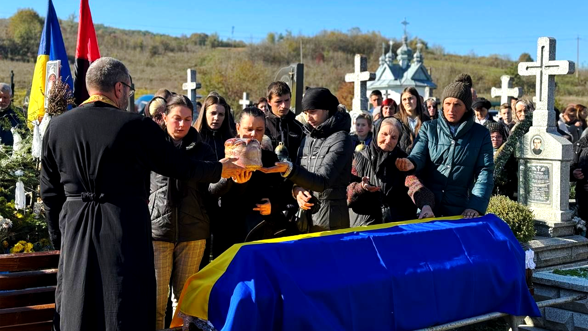 У Княждворі навіки попрощалися з загиблим Іваном Яремином 5