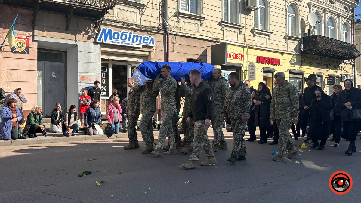 Коломия провела в останню путь Героя Івана Гончарика 9