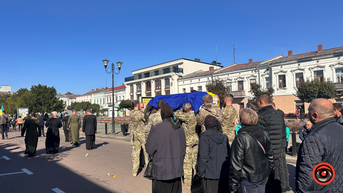 Коломия провела в останню путь Героя Івана Гончарика 11