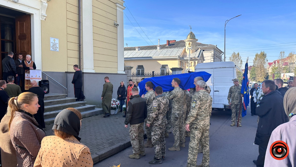 Коломия провела в останню путь Героя Івана Гончарика 12
