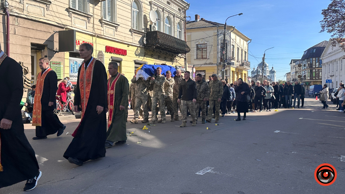 Коломия провела в останню путь Героя Івана Гончарика 8