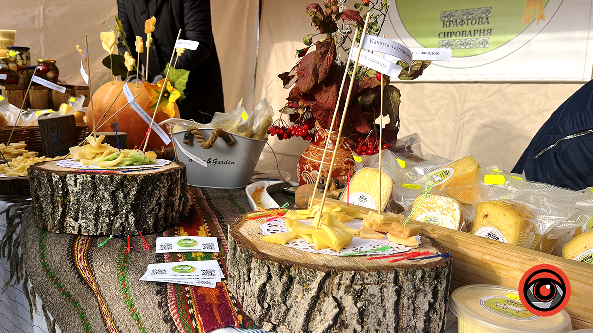 На коломийській Торговиці розгорнувся осінній продовольчий ярмарок 6