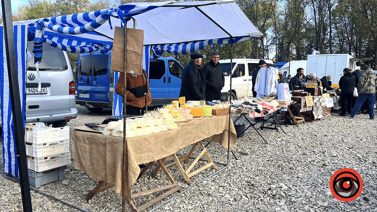 На коломийській Торговиці розгорнувся осінній продовольчий ярмарок 5