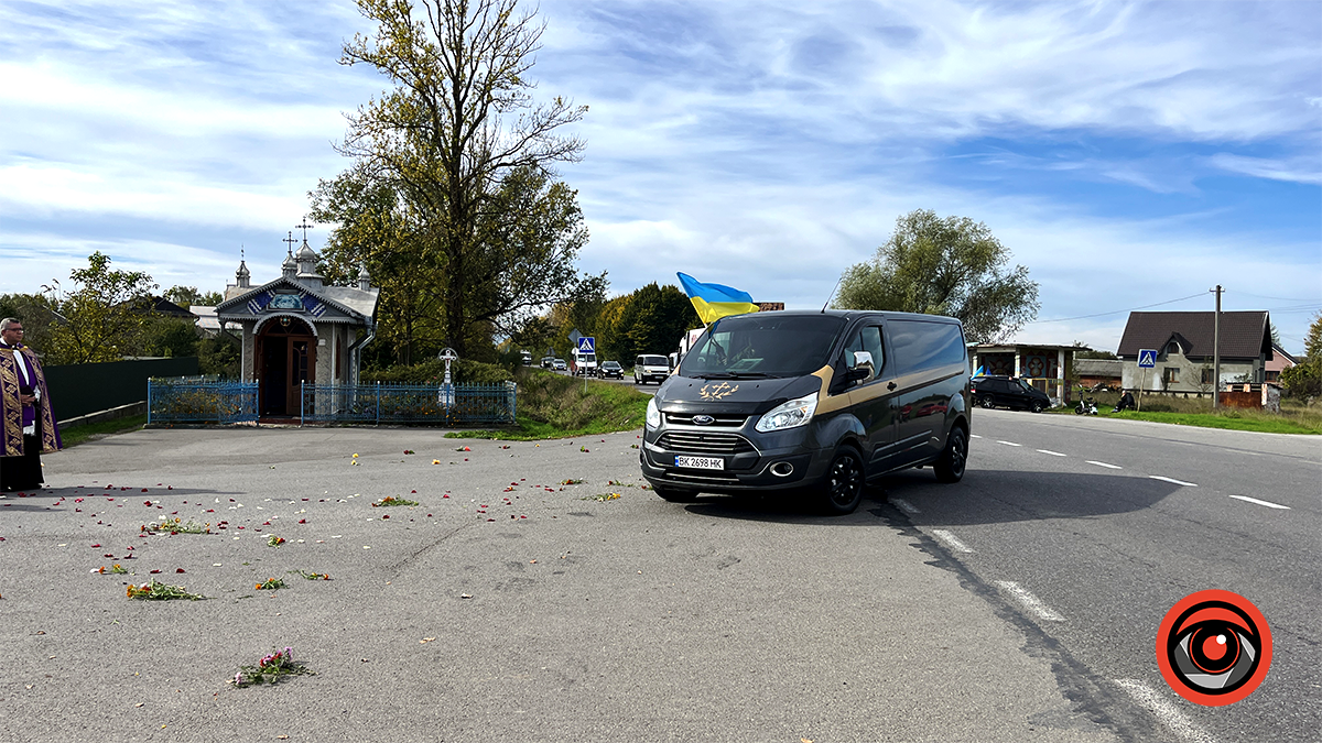 У Ценяві зустріли скорботний кортеж з тілом загиблого Назара Марціновського 2