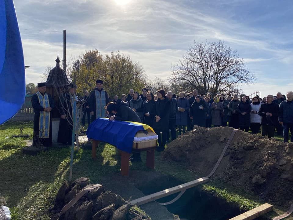 У Городенці попрощалися із померлим захисником Віталієм Бойком 13