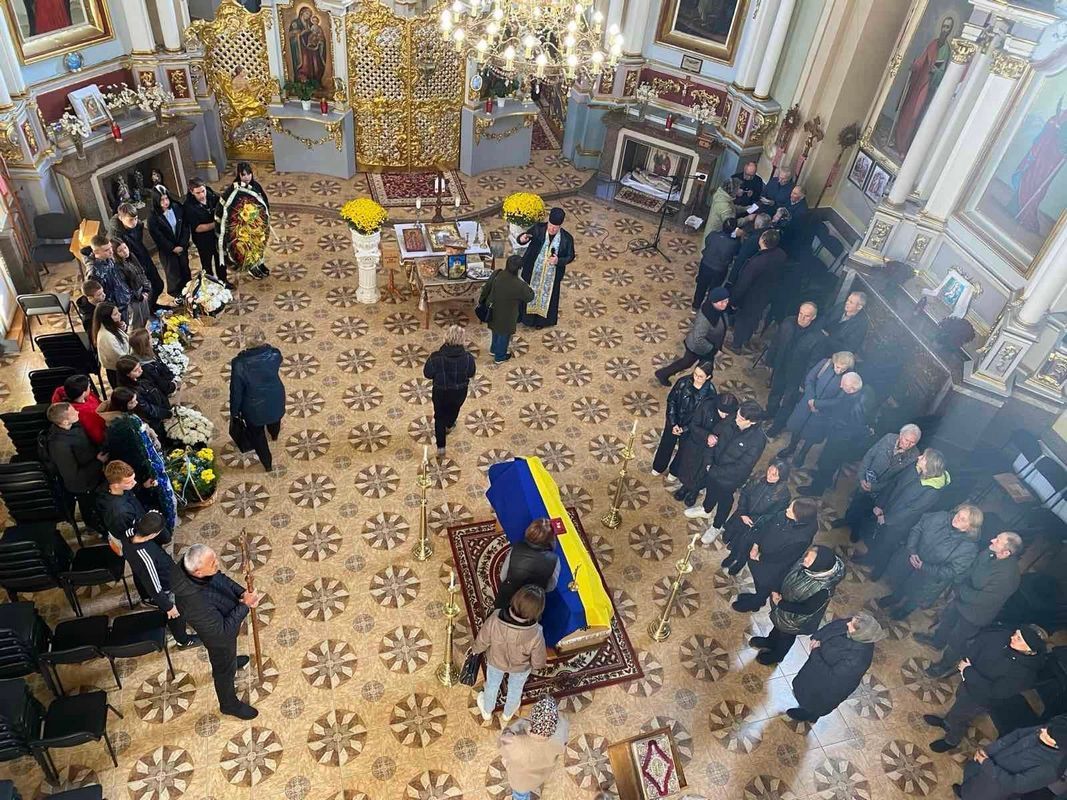 У Городенці попрощалися із померлим захисником Віталієм Бойком 6